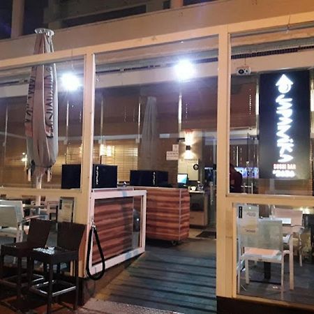 דירת 5 חדרים מול הים Daire Bat Yam Dış mekan fotoğraf