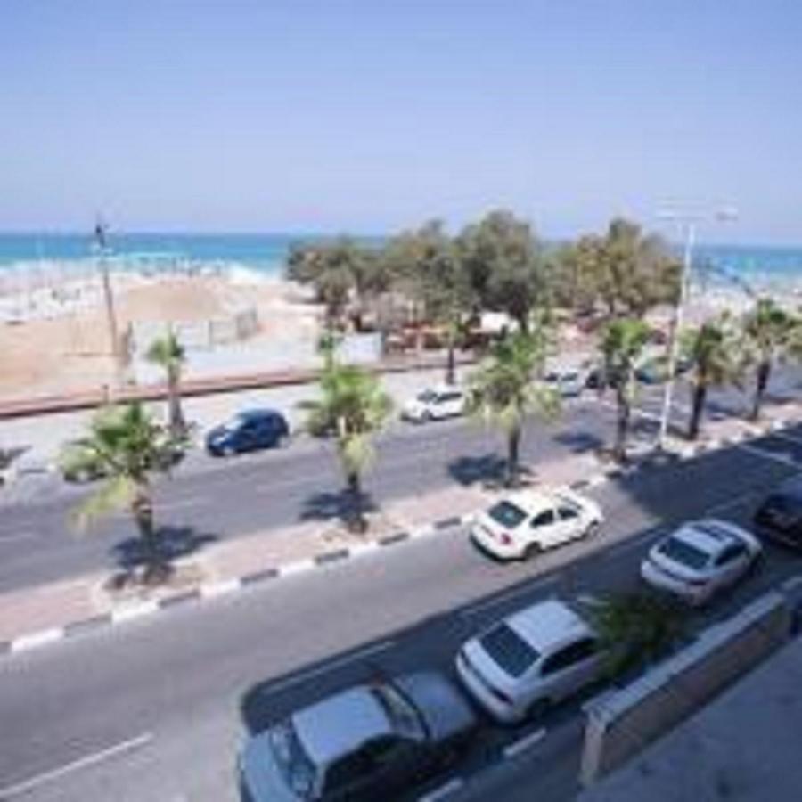 דירת 5 חדרים מול הים Daire Bat Yam Dış mekan fotoğraf
